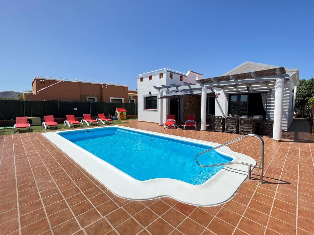 Villa Eva - New To The Market, Fully Refurbished Licensed Villa - Private Pool Caleta De Fuste Bagian luar foto