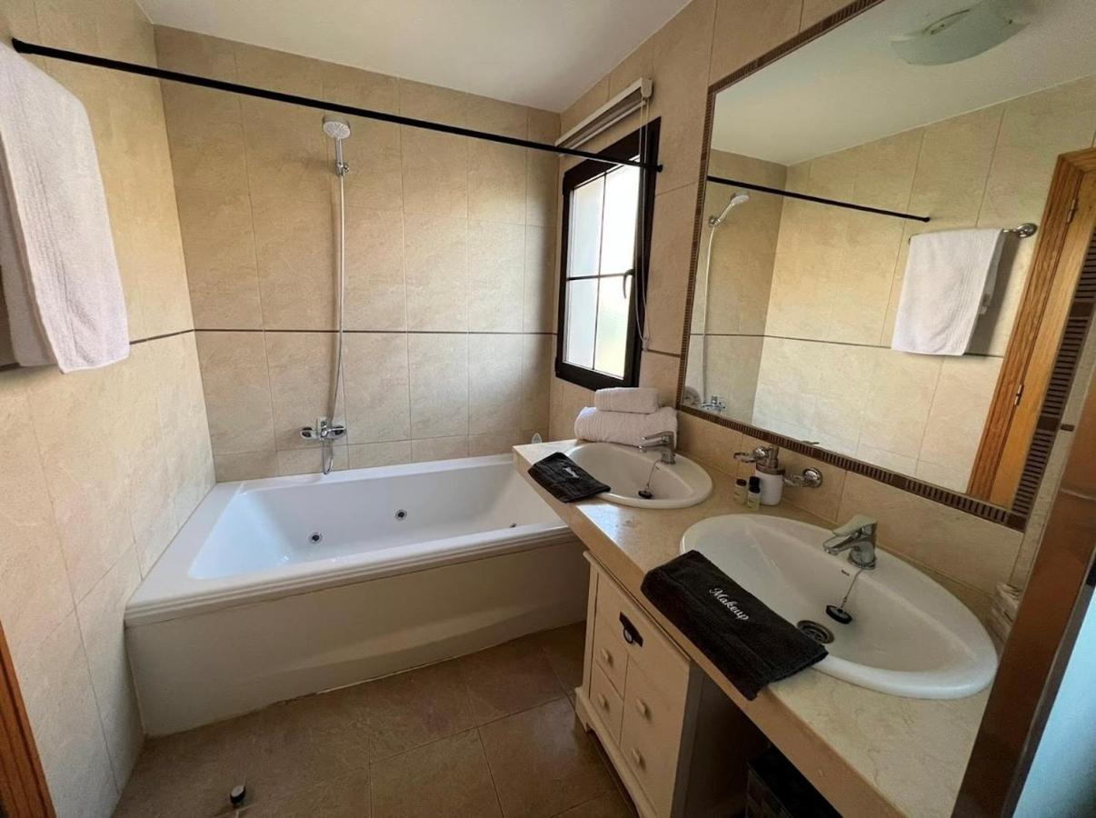 Villa Eva - New To The Market, Fully Refurbished Licensed Villa - Private Pool Caleta De Fuste Bagian luar foto