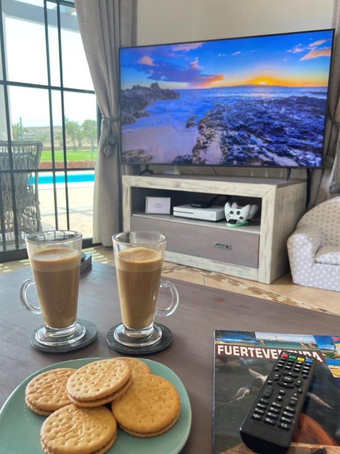 Villa Eva - New To The Market, Fully Refurbished Licensed Villa - Private Pool Caleta De Fuste Bagian luar foto