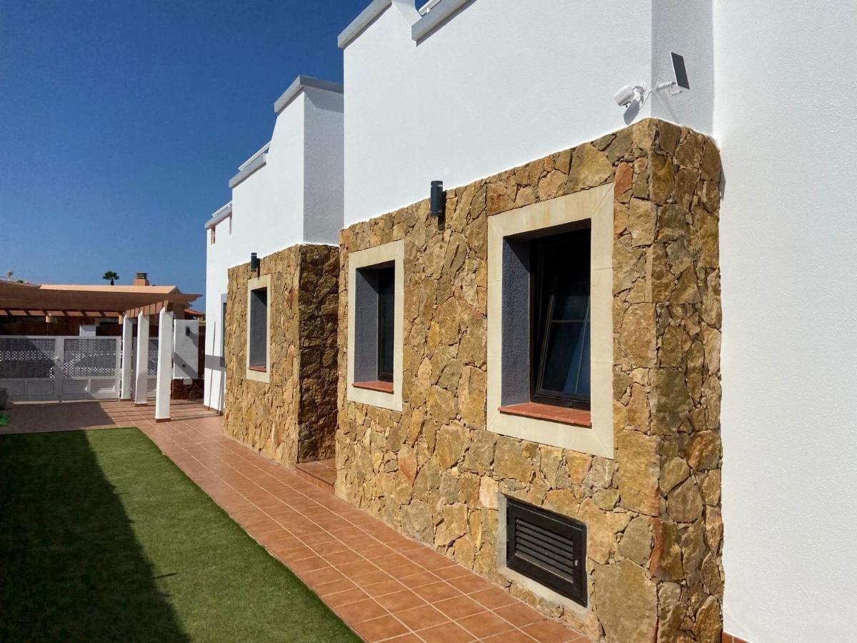Villa Eva - New To The Market, Fully Refurbished Licensed Villa - Private Pool Caleta De Fuste Bagian luar foto