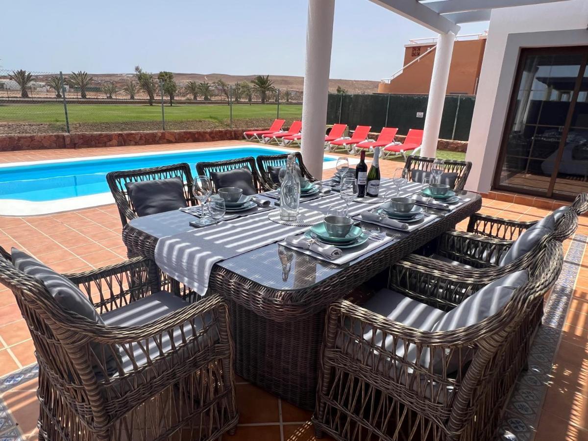 Villa Eva - New To The Market, Fully Refurbished Licensed Villa - Private Pool Caleta De Fuste Bagian luar foto